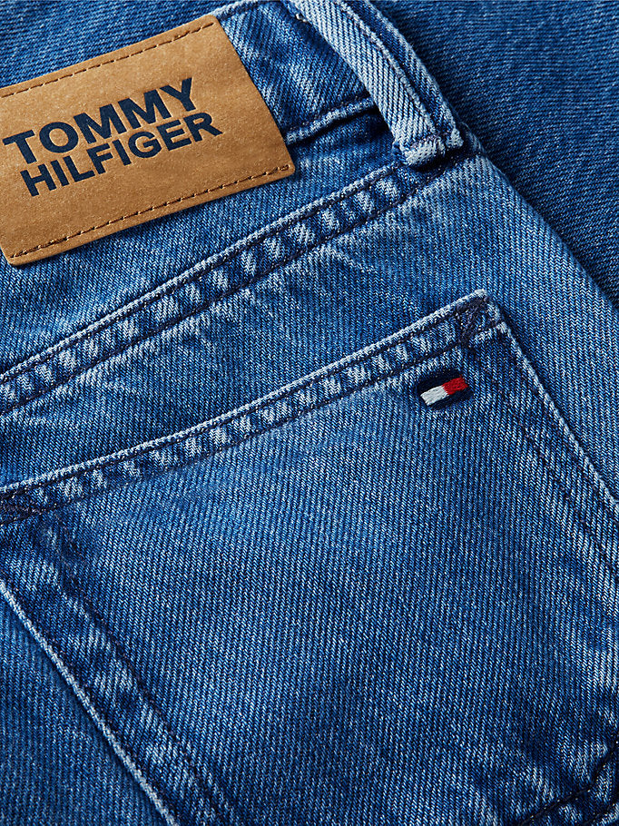 Jeans straight fit sbiaditi con bandierina ricamata